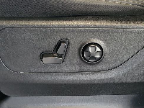 Used 2021 RAM 1500 Big Horn RWD image 20