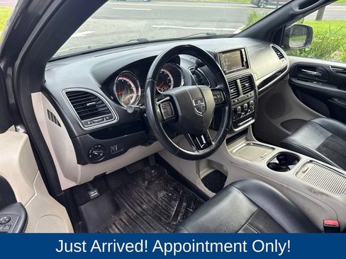 Used 2019 Dodge Grand Caravan SXT FWD image 8