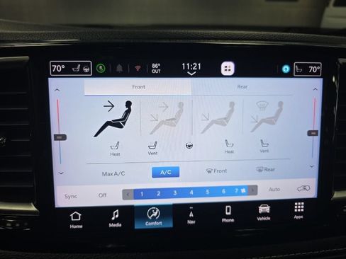 Used 2025 Chrysler Pacifica Limited FWD image 28