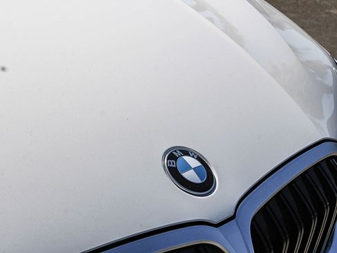 Certified 2024 BMW 330i Sedan w/ Convenience Package RWD image 9