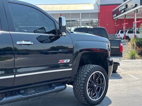 Used 2019 Chevrolet Silverado 2500 LTZ w/ Duramax Plus Package AWD/4WD image 4