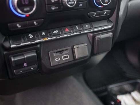 Used 2021 Chevrolet Silverado 1500 LT w/ Z71 Off-Road Package image 20