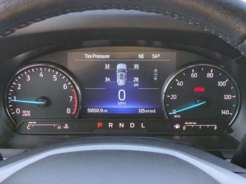 Used 2022 Ford Explorer XLT w/ Equipment Group 202A image 33