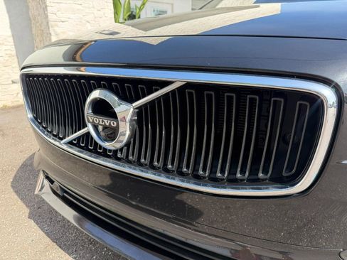 Used 2018 Volvo S90 T5 Momentum w/ Convenience Package FWD image 5