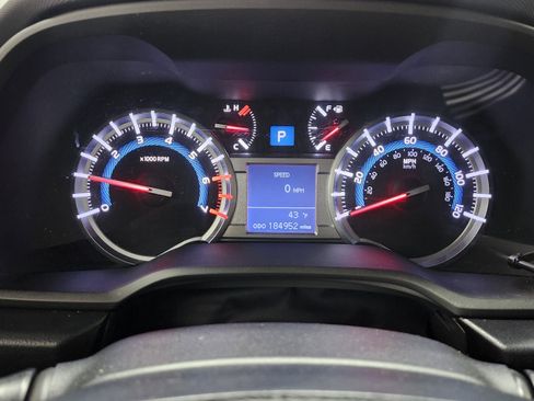 Used 2015 Toyota 4Runner SR5 image 28