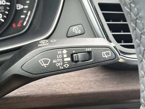 Used 2021 Audi Q5 2.0T Premium image 34