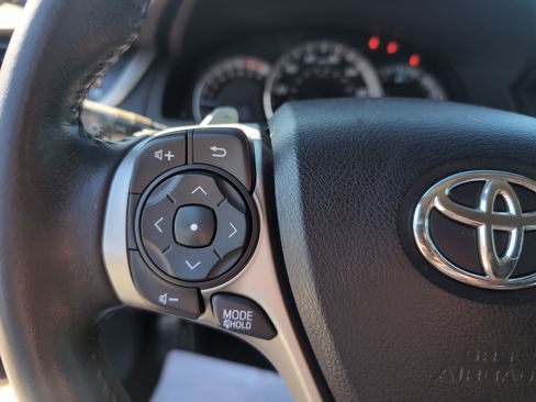 Used 2013 Toyota Camry SE image 19