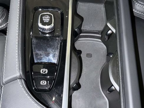Used 2024 Volvo XC90 T8 Ultimate AWD/4WD image 22