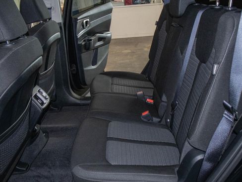 Used 2024 Kia Sorento LX image 13