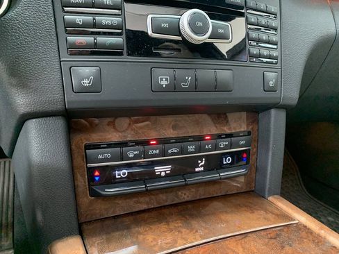 Used 2012 Mercedes-Benz E 350 4MATIC Sedan image 14
