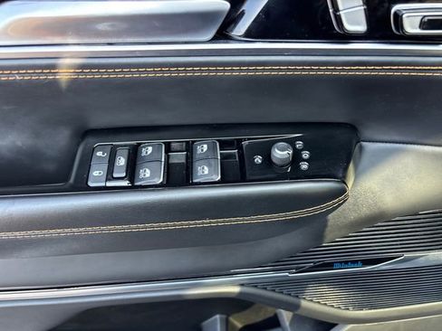 Used 2022 Jeep Grand Wagoneer Series III AWD/4WD image 18