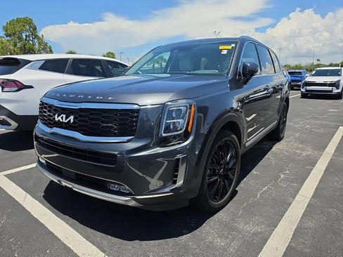 Certified 2022 Kia Telluride SX w/ Towing Package FWD image 5