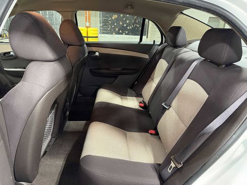 Used 2010 Chevrolet Malibu LS image 17