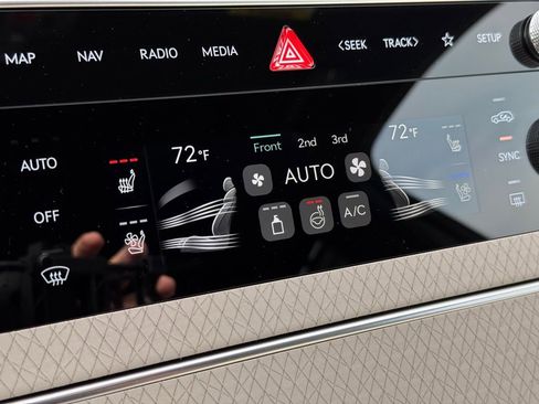 New 2026 Genesis GV80 3.5T Prestige image 40