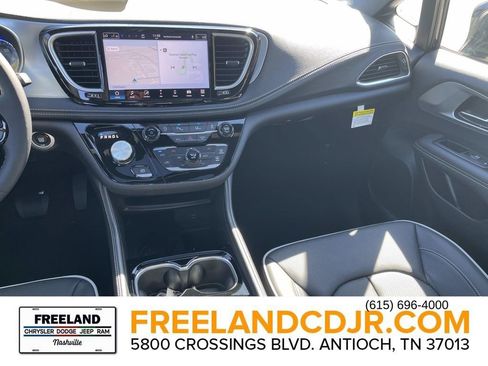 New 2026 Chrysler Pacifica Limited w/ S Appearance Package image 15