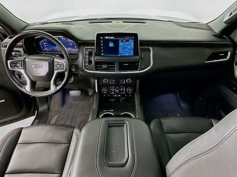 Used 2022 Chevrolet Suburban Z71 w/ Luxury Package image 3