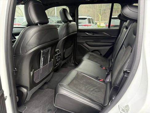 Used 2025 Jeep Grand Cherokee Altitude w/ Trailer Tow Package image 21