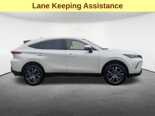 Used 2022 Toyota Venza LE AWD/4WD image 4