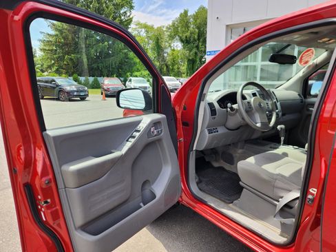 Used 2018 Nissan Frontier SV w/ Value Truck Package AWD/4WD image 24