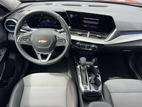 Used 2024 Chevrolet Trax LT w/ Driver Confidence Package FWD image 13