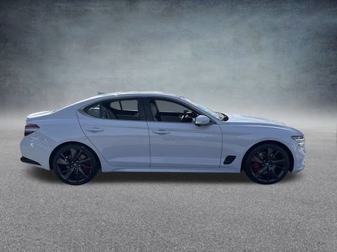 Used 2022 Genesis G70 3.3T image 5