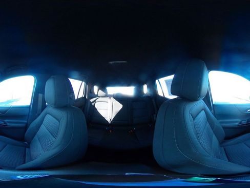 Used 2025 Chevrolet Equinox LT image 42