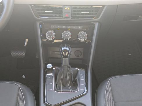 Certified 2023 Volkswagen Taos SE w/ Black Wheel Package image 19