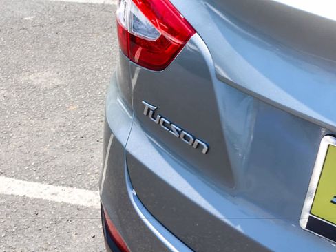 Used 2015 Hyundai Tucson Limited w/ Option Group 03 FWD image 9