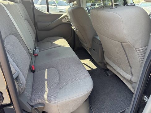 Used 2019 Nissan Frontier SV w/ Value Truck Package AWD/4WD image 10