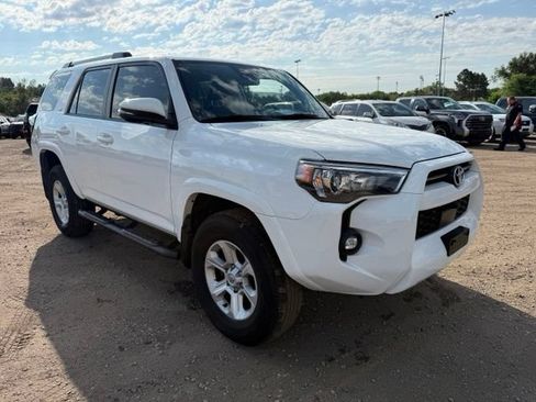 Used 2023 Toyota 4Runner SR5 Premium w/ SR5 Premium Package AWD/4WD image 8