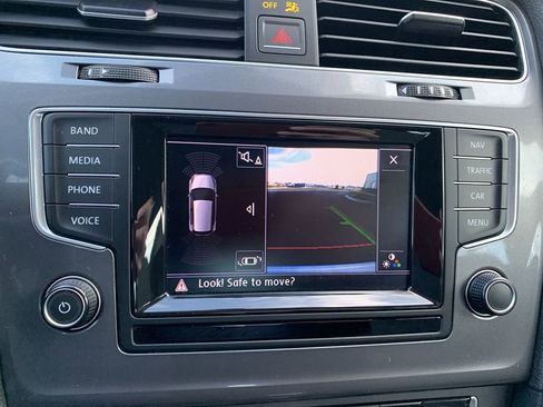 Used 2015 Volkswagen e-Golf Limited Edition image 21