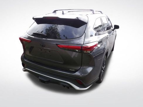 Used 2022 Toyota Highlander XSE AWD/4WD image 14