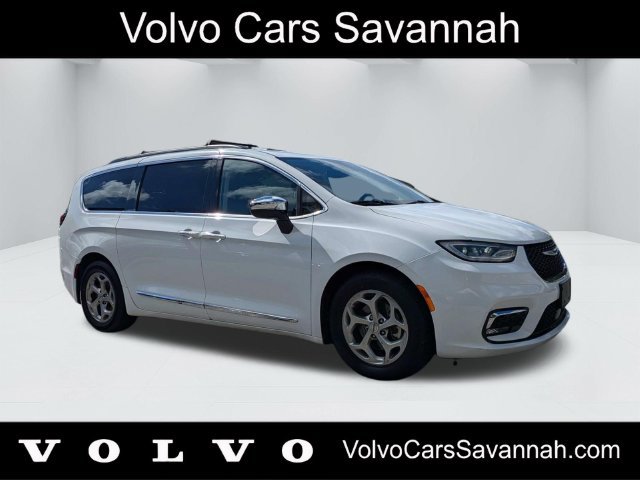 Used 2023 Chrysler Pacifica Limited FWD image 1