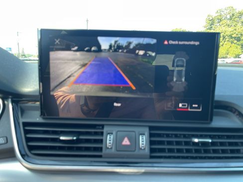 Used 2025 Audi Q5 2.0T Premium image 24