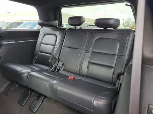 Used 2024 Lincoln Navigator Premiere image 16