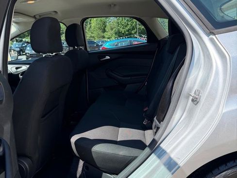 Used 2015 Ford Focus SE FWD image 14
