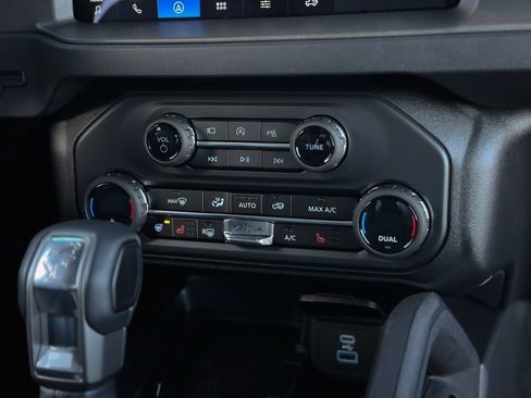 New 2025 Ford Bronco Badlands image 46