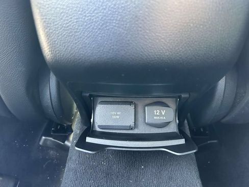 Used 2017 Mercedes-Benz GLC 300 4MATIC image 13