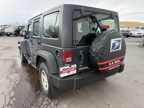 Used 2017 Jeep Wrangler Unlimited Sport AWD/4WD image 3