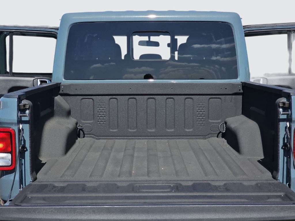 Used 2025 Jeep Gladiator Sport AWD/4WD image 12