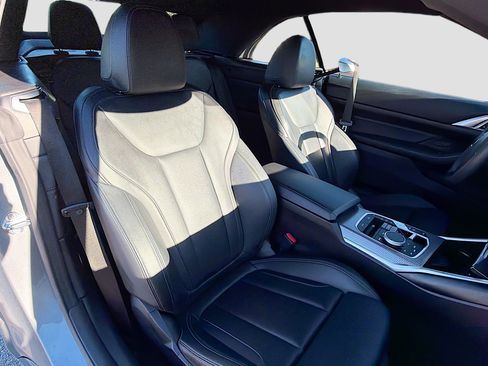 Used 2025 BMW 430i Convertible image 17