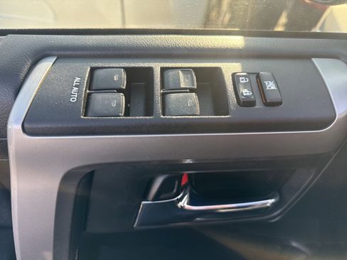 Used 2018 Toyota 4Runner SR5 image 7