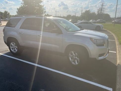 Used 2016 GMC Acadia SLE FWD image 3