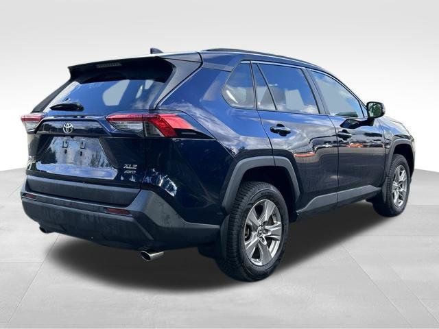 Used 2025 Toyota RAV4 XLE AWD/4WD image 8