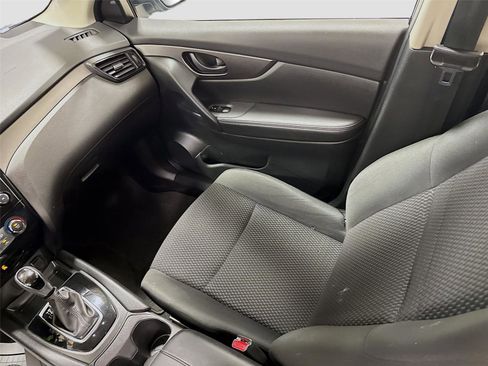 Used 2021 Nissan Rogue Sport S image 21