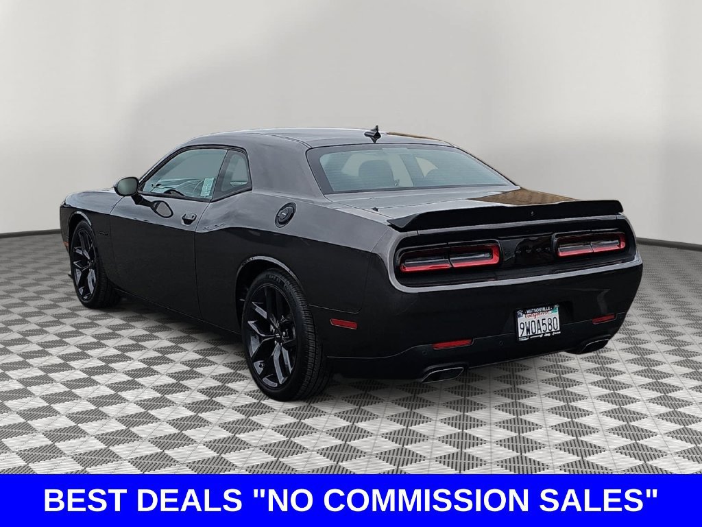 Used 2022 Dodge Challenger R/T w/ Blacktop Package RWD image 5