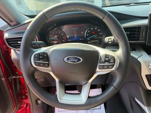 Used 2023 Ford Explorer XLT w/ Equipment Group 202A AWD/4WD image 14
