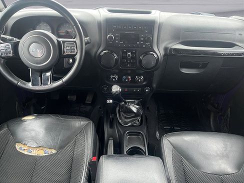 Used 2016 Jeep Wrangler Unlimited Sahara image 13