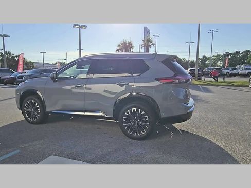 Used 2025 Nissan Rogue Platinum w/ Platinum Premium Package FWD image 27