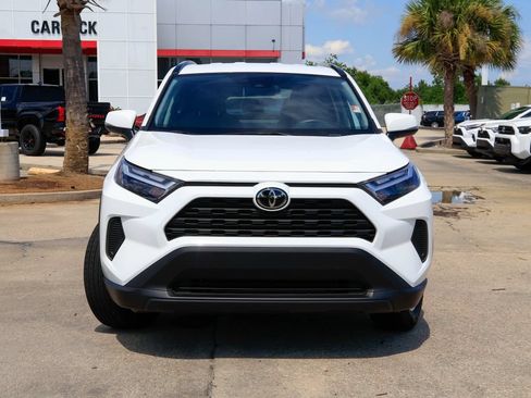 Used 2025 Toyota RAV4 XLE FWD image 25